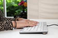 Peu encombrant grâce au clavier numérique intégré Peu encombrant grâce au clavier numérique intégré