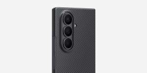 Une protection en fibre de carbone ultra-fine sur mesure pour Galaxy Z Fold7 Une protection en fibre de carbone ultra-fine sur mesure pour Galaxy Z Fold7