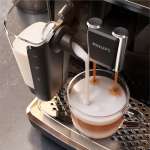 Un cappuccino onctueux, fraîchement préparé à la maison. Un cappuccino onctueux, fraîchement préparé à la maison.