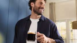 Cafés perfeitos a cada xícara com a sua cafeteira expresso** Cafés perfeitos a cada xícara com a sua cafeteira expresso**