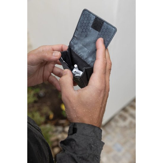 Urban Armor Gear UAG Dryout AirPods Pro 3 Rescue Pd Black Sachet à fond plat