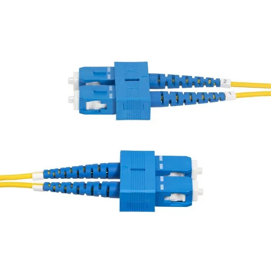 StarTech.com Câble Fibre Optique de 5m Duplex Monomode SC à SC (UPC) OS2, 9/125µm, 40G/100G, Cordon Fibre Optique, Insensible à la Courbure, Faible Perte d'Insertion, Cordon Patch Fibre LSZH StarTech.com Câble Fibre Optique de 5m Duplex Monomode SC à SC (UPC) OS2, 9/125µm, 40G/100G, Cordon Fibre Optique, Insensible à la Courbure, Faible Perte d'Insertion, Cordon Patch Fibre LSZH
