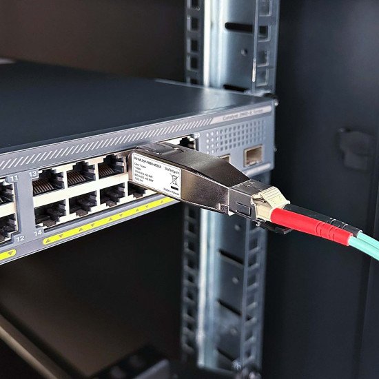 StarTech.com Convertisseur de Média Ethernet Gigabit Fibre vers RJ45, Optique Monomode 10km/Multimode 800m, Alimentation PoE, Design Compact, Boîtier Métallique, Micro Mini, TAA StarTech.com Convertisseur de Média Ethernet Gigabit Fibre vers RJ45, Optique Monomode 10km/Multimode 800m, Alimentation PoE, Design Compact, Boîtier Métallique, Micro Mini, TAA