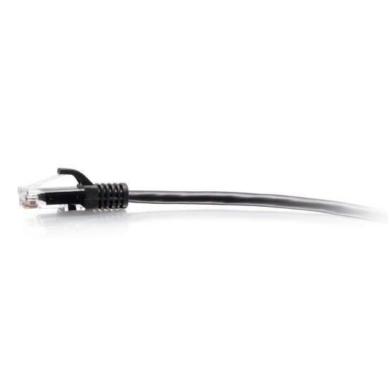 C2G Câble de raccordement Ethernet fin Cat6a non blindé (UTP) avec protection anti-accrochage de 2,1 m - Noir