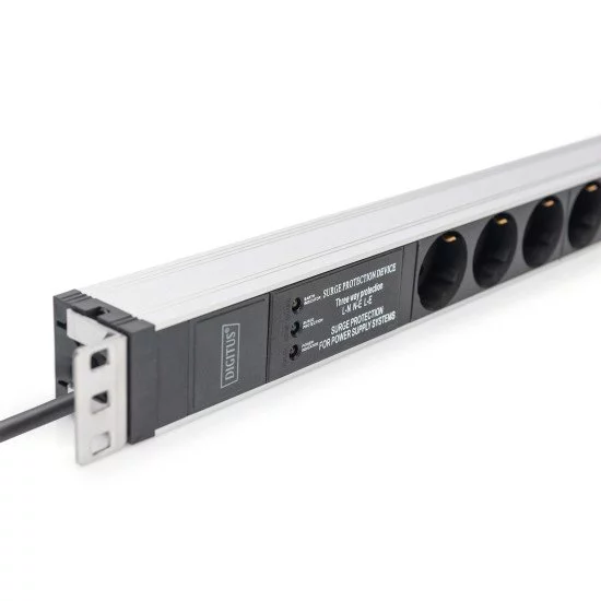 Multiprise Kwmobile 7 Prises + Schuko + Câble 2m - Anti-surcharge, Bloc Secteur
