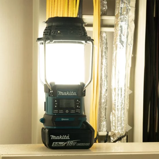 Makita DMR056 Radio portable Analogique et numérique Noir, Bleu Makita DMR056 Radio portable Analogique et numérique Noir, Bleu
