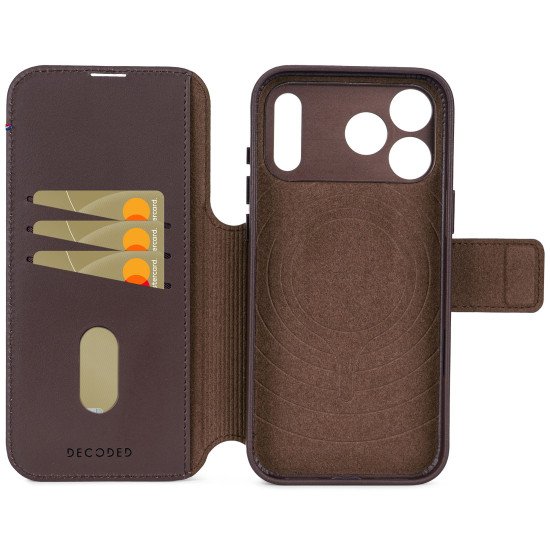 Decoded D26IPO17PDW5CN coque de protection pour téléphones portables 16 cm (6.3") Étui avec portefeuille Marron