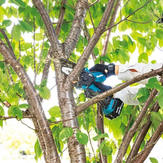 Makita DUC101Z tronçonneuse 320 W Noir, Bleu Makita DUC101Z tronçonneuse 320 W Noir, Bleu