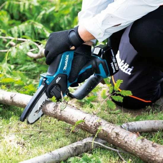 Makita DUC101Z tronçonneuse 320 W Noir, Bleu Makita DUC101Z tronçonneuse 320 W Noir, Bleu