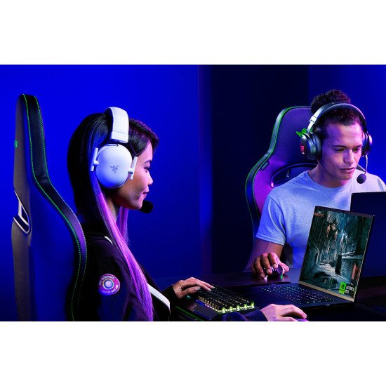 Razer BlackShark V2 Pro Casque Sans fil Arceau Gaming Bluetooth Blanc