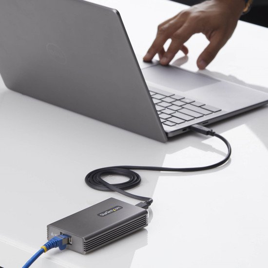 StarTech.com Adaptateur USB4 vers Ethernet, 10GbE, Multi-Gigabit, Compatible Thunderbolt, Carte Réseau 10GBASE-T/5G/2,5G, Adaptateur Ethernet 10G, Câble USB4 de 0,5m, Win/Mac, TAA