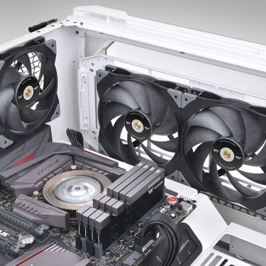 Thermaltake SWAFAN GT14 Boitier PC Ventilateur 14 cm Noir 1 pièce(s) Thermaltake SWAFAN GT14 Boitier PC Ventilateur 14 cm Noir 1 pièce(s)