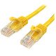 StarTech.com Câble réseau Cat5e UTP sans crochet de 2m - Cordon Ethernet RJ45 anti-accroc - M/M - Jaune