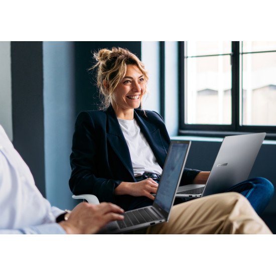 ASUS ExpertBook P5 P5405CSA-NZ0195X Intel Core Ultra 7 258V Ordinateur portable 35,6 cm (14") WQXGA 32 Go LPDDR5x-SDRAM 1 To SSD Wi-Fi 6E (802.11ax) Windows 11 Pro US International Gris