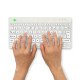 R-Go Tools Clavier ergonomique R-Go Compact Break, clavier compact avec logiciel de pause,AZERTY (FR), Bluetooth, blanc