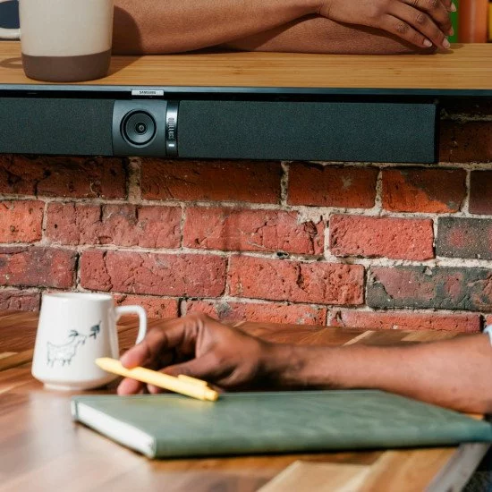 Owl Labs Appareil de visioconférence Owl Bar – Barre de visioconférence 4K avec focalisation sur l'intervenant (ajoutez un Meeting Owl 3 ou Pro pour une couverture à 360° et le passage automatique d'une caméra à l'autre) Owl Labs Appareil de visioconférence Owl Bar – Barre de visioconférence 4K avec focalisation sur l'intervenant (ajoutez un Meeting Owl 3 ou Pro pour une couverture à 360° et le passage automatique d'une caméra à l'autre)