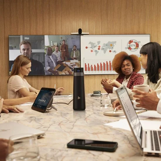 POLY Système de visioconférence Studio G62 avec kit de plaque de montage sans cordon d'alimentation TAA