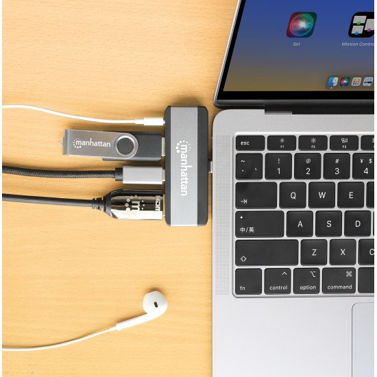 Manhattan Dock/hub de voyage USB-C, 4 ports : HDMI, USB-A, USB-C et audio 3,5 mm, avec Power Delivery (PD) 100 W - nécessite un chargeur USB-C externe (non inclus). Alimenté par USB (aucune alimentation externe requise) lorsque le PD n'est pas utilisé