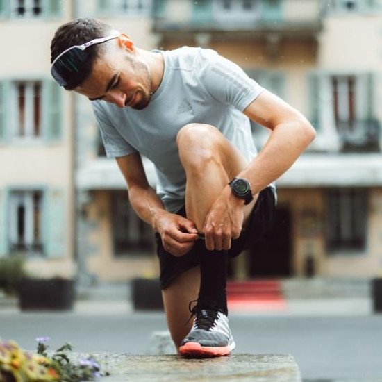 Polar Vantage V 3 Vantage V3 3,53 cm (1.39") AMOLED Numérique 454 x 454 pixels Écran tactile Noir GPS (satellite)