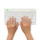 R-Go Tools Clavier ergonomique R-Go Compact Break, clavier compact avec logiciel de pause,QWERTZ (DE), Bluetooth, blanc