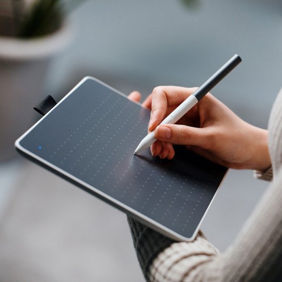 Wacom Intuos One Small tablette graphique Gris, Blanc 152 x 95 mm USB/Bluetooth Wacom Intuos One Small tablette graphique Gris, Blanc 152 x 95 mm USB/Bluetooth