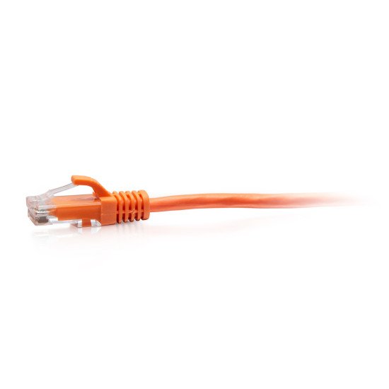 C2G Câble de raccordement Ethernet fin Cat6a non blindé (UTP) avec protection anti-accrochage de 2,1 m - Orange