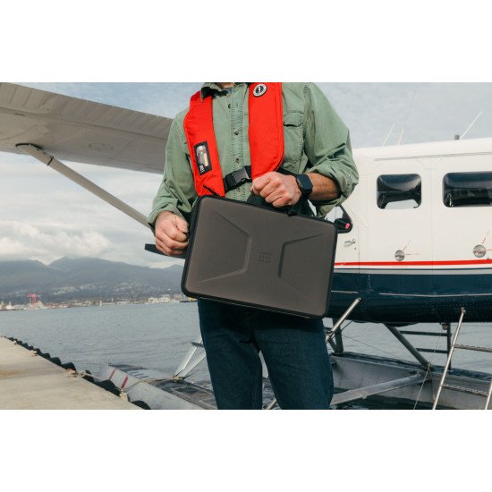 Urban Armor Gear 984179114040 sacoche d'ordinateurs portables 40,6 cm (16") Housse Noir