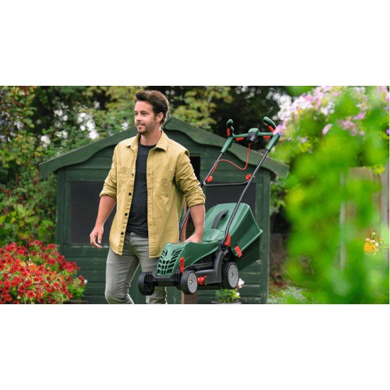 Bosch UniversalRotak Marcher derrière un tracteur tondeuse Secteur Vert