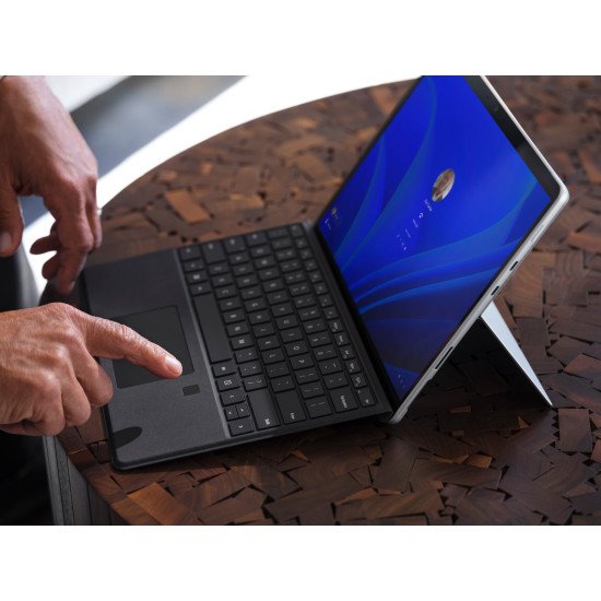 Microsoft Surface Pro Signature Keyboard with Fingerprint Reader Noir Microsoft Cover port QWERTZ Suisse