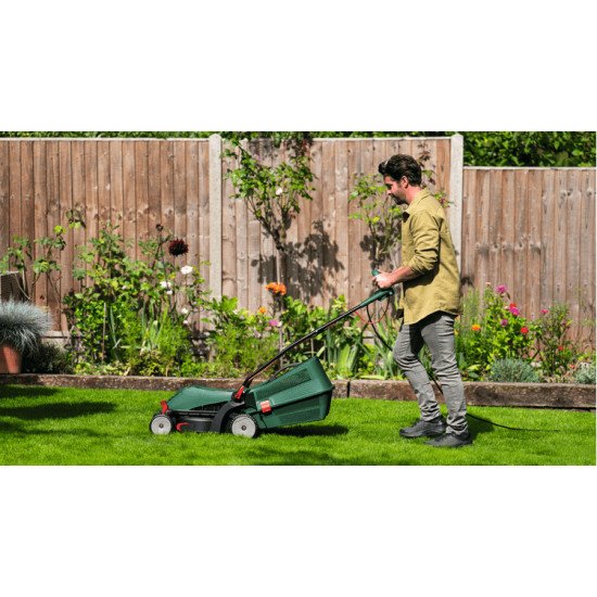 Bosch UniversalRotak Marcher derrière un tracteur tondeuse Secteur Vert