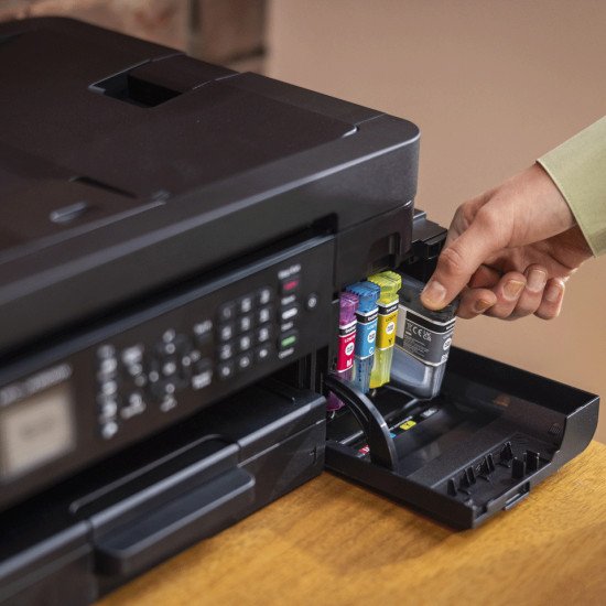Brother MFC-J4350DW Imprimante jet d'encre multifonction 4-en-1 sans fil. Eligible au forfait EcoPro.