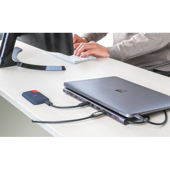 Manhattan Dock/hub USB-C avec lecteur de cartes: audio 3,5 mm, DisplayPort, Ethernet, 2x HDMI, 3x USB-A + 2x USB-C,avec PD 100W - nécessite un chargeur USB-C externe (non inclus).Alimenté par USB (aucune alimentation externe requise) lorsque le PD n'est p